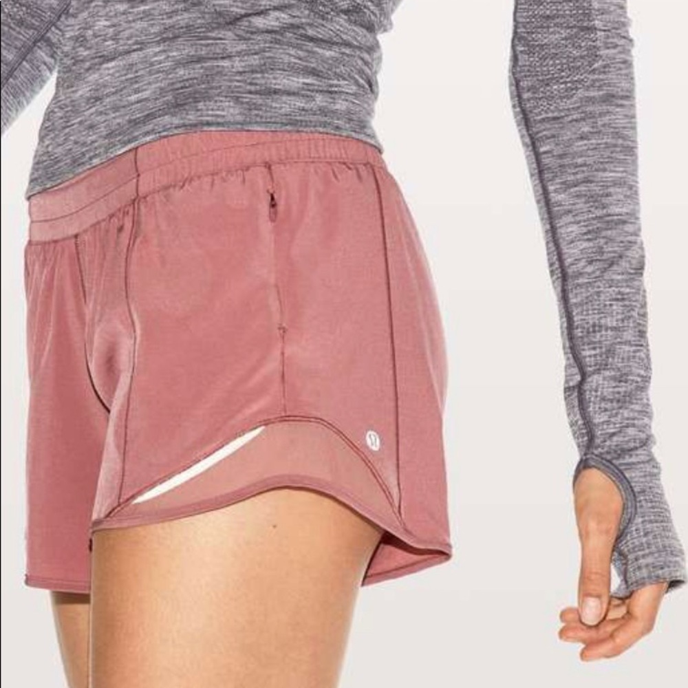 SOLD / NEW Lululemon Hotty Hot Shorts - Pink Taupe